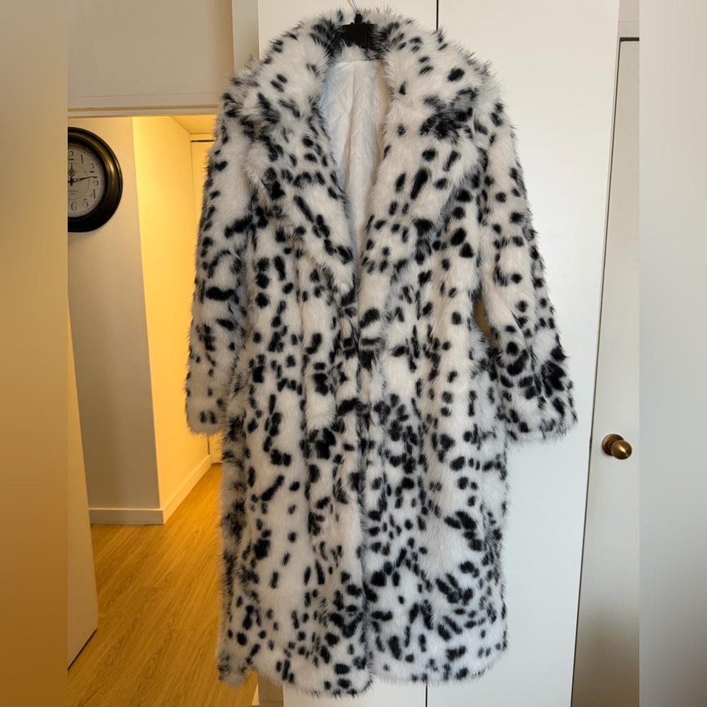 Vegan-Friendly Faux Fox Fur Oversized Coat w/ Dalmation Print - Picture 8 of 14